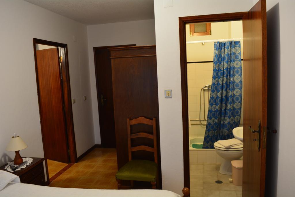 Casa Dos Santos Alojamento - Guest House Geres Esterno foto